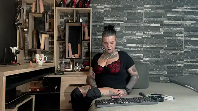 Mistress Miry online show from 01/14/25, 05:30