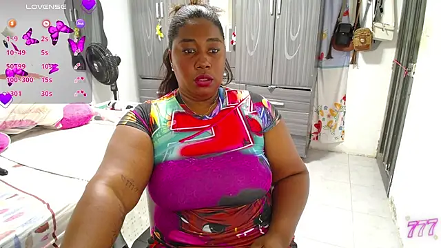Snapshot of thickebonymilfF chatting on 07/06/26, 01:24 thickebonymilfF online show from 07/06/26, 01:24
