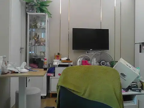 Snapshot of asianBtm11 chatting on 09/13/25, 05:40 asianBtm11 online show from 09/13/25, 05:40