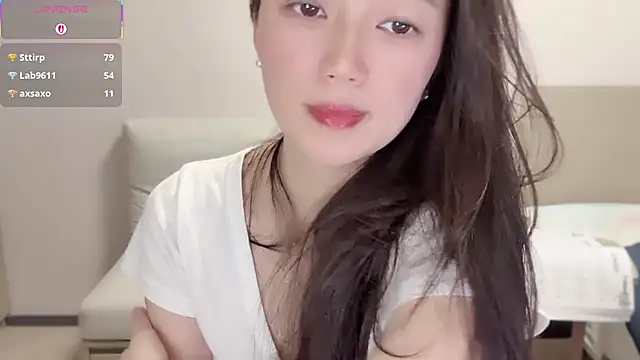 A-xena online show from 10/27/25, 03:21