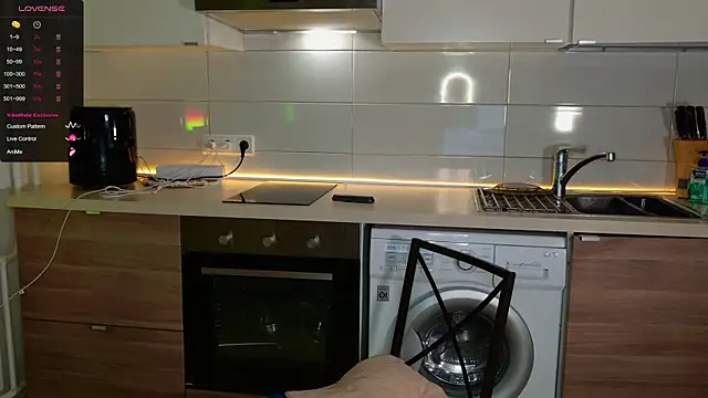 Snapshot of MissLovex chatting on 03/27/26, 02:17 MissLovex online show from 03/27/26, 02:17