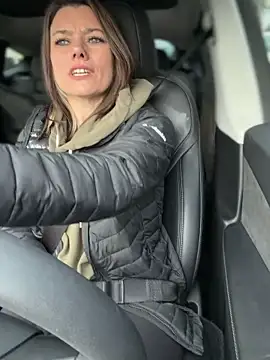 LadyLena1 online show from 11/28/25, 06:10