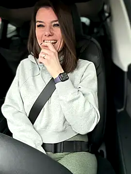 LadyLena1 online show from 12/18/25, 09:10