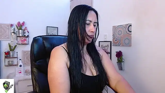 Snapshot of amalia_brunette chatting on 01/03/25, 11:01 amalia brunette online show from 01/03/25, 11:01