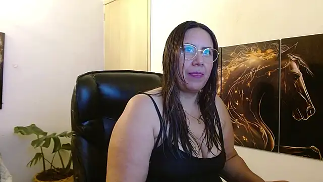 Snapshot of amalia_brunette chatting on 03/18/26, 07:33 amalia brunette online show from 03/18/26, 07:33