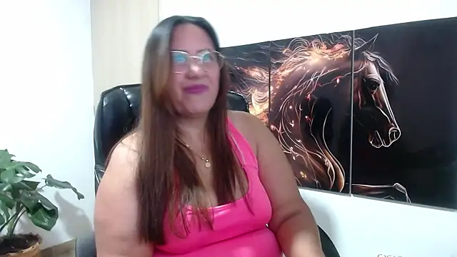 Snapshot of amalia_brunette chatting on 06/18/26, 11:31 amalia brunette online show from 06/18/26, 11:31