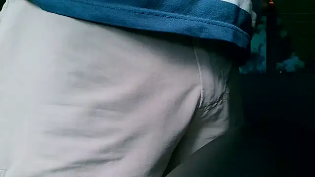 Snapshot of dutch-horny-daddy chatting on 09/08/25, 04:28 dutch-horny-daddy online show from 09/08/25, 04:28