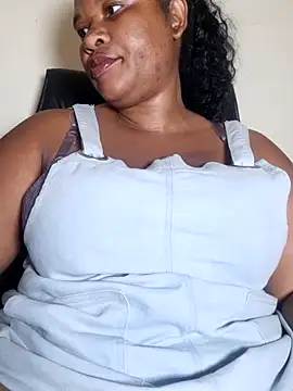 Snapshot of Bootyliciousbbw12 chatting on 05/04/26, 06:42 Bootyliciousbbw12 online show from 05/04/26, 06:42