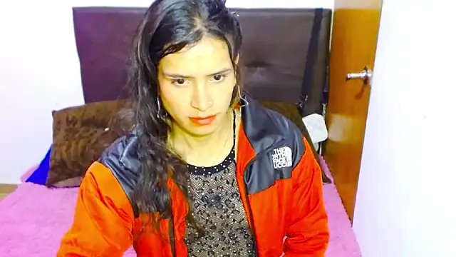 Queen camila online show from 01/14/25, 10:17