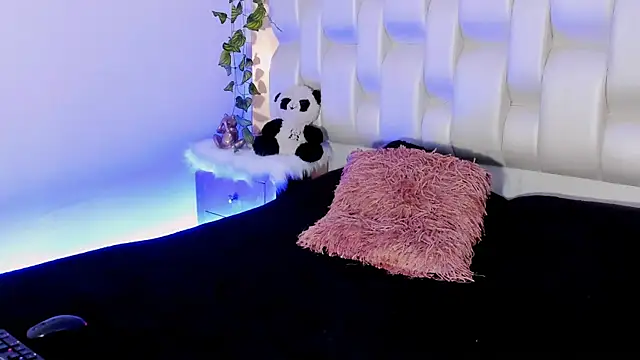 BeckyRusso online show from 02/17/25, 06:04