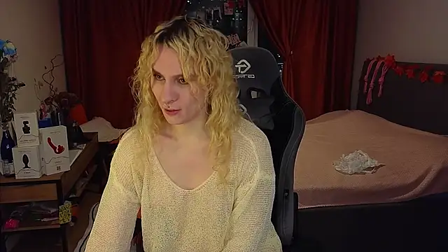 Lori Myaf online show from 12/18/24, 02:28