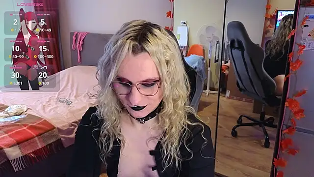 Lori Myaf online show from 10/22/25, 01:11