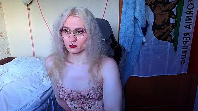 Snapshot of Lori_Myaf chatting on 03/18/26, 03:15 Lori Myaf online show from 03/18/26, 03:15