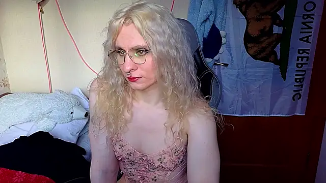 Snapshot of Lori_Myaf chatting on 03/27/26, 02:17 Lori Myaf online show from 03/27/26, 02:17