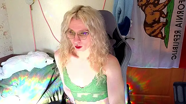 Snapshot of Lori_Myaf chatting on 04/02/26, 01:20 Lori Myaf online show from 04/02/26, 01:20