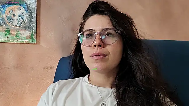 Snapshot of irinasweet27 chatting on 03/15/26, 01:44 irinasweet27 online show from 03/15/26, 01:44