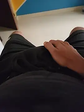 Snapshot of surfer_fun29 chatting on 12/14/24, 11:07 surfer fun29 online show from 12/14/24, 11:07