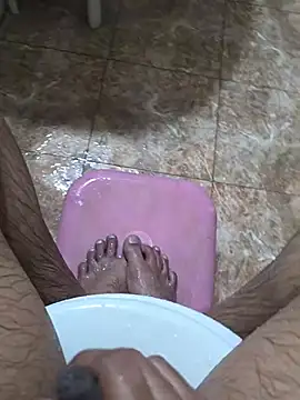 Snapshot of surfer_fun29 chatting on 03/10/25, 03:45 surfer fun29 online show from 03/10/25, 03:45