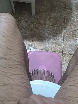 Snapshot of surfer_fun29 chatting on 03/13/25, 03:44 surfer fun29 online show from 03/13/25, 03:44