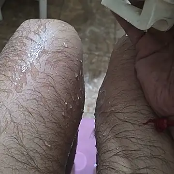 Snapshot of surfer_fun29 chatting on 11/19/25, 03:28 surfer fun29 online show from 11/19/25, 03:28