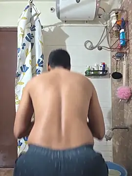 Snapshot of surfer_fun29 chatting on 12/17/25, 03:23 surfer fun29 online show from 12/17/25, 03:23