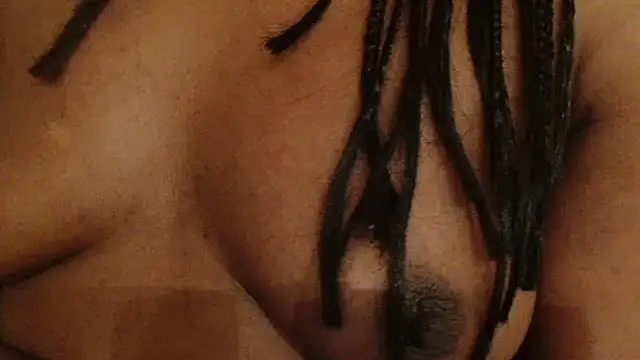 Snapshot of ROXYNL chatting on 12/31/24, 02:40 ROXYNL online show from 12/31/24, 02:40