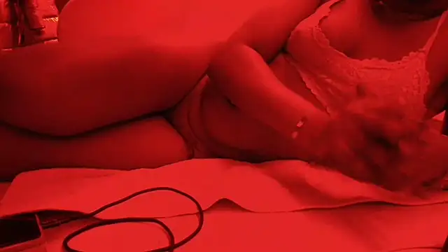 Snapshot of ROXYNL chatting on 01/26/25, 10:24 ROXYNL online show from 01/26/25, 10:24