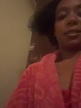 Snapshot of ROXYNL chatting on 02/07/25, 05:31 ROXYNL online show from 02/07/25, 05:31