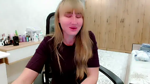 EveLove33 online show from 11/15/25, 04:58