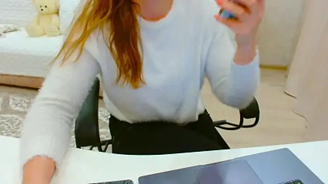 EveLove33 online show from 02/13/26, 04:58