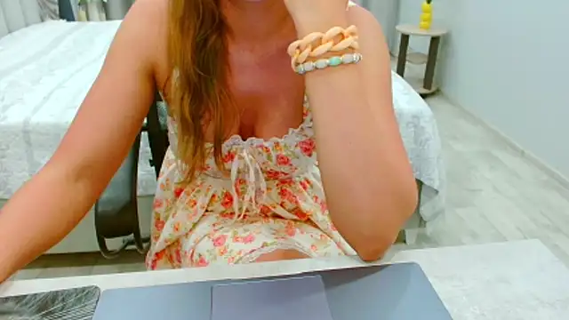 EveLove33 online show from 06/10/26, 05:23
