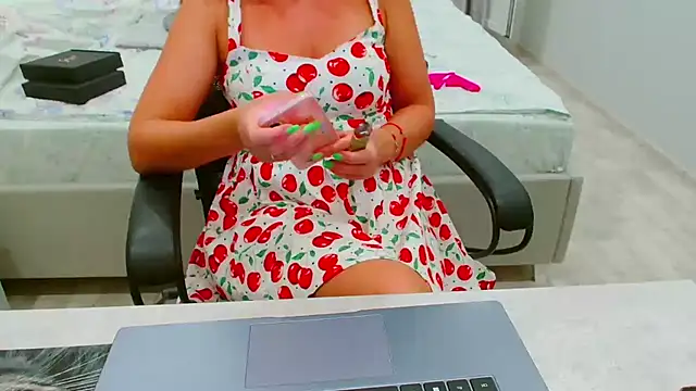 EveLove33 online show from 07/23/26, 05:00