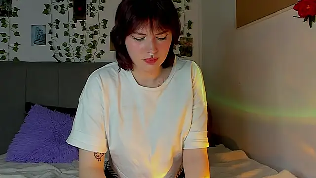 miss Lizzy online show from 12/14/24, 04:34