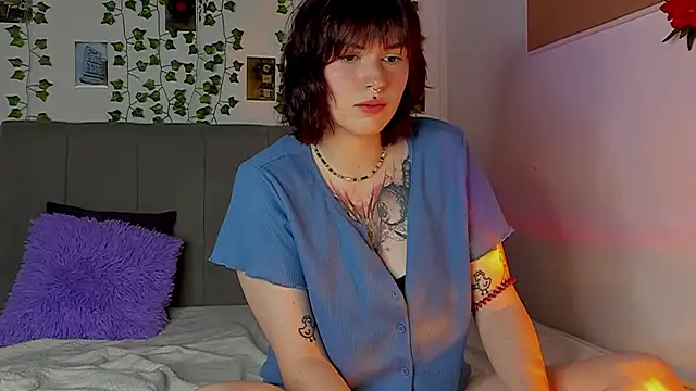 miss Lizzy online show from 12/21/24, 04:19