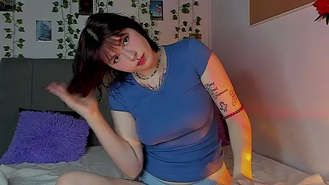 miss Lizzy online show from 12/23/24, 01:18