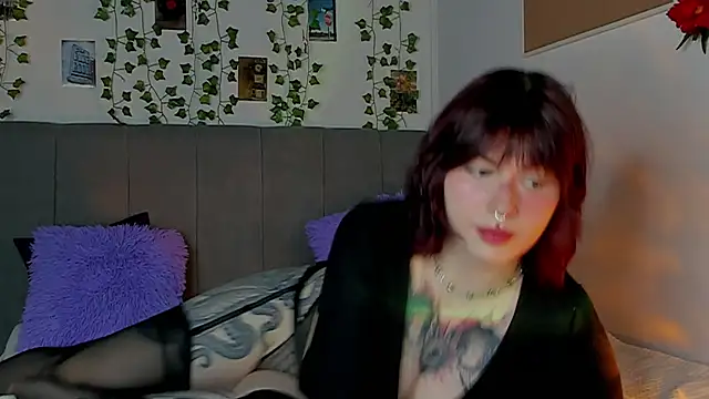 miss Lizzy online show from 01/17/25, 01:25