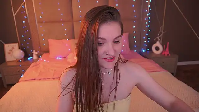 EmmyCharmm online show from 02/04/26, 06:52