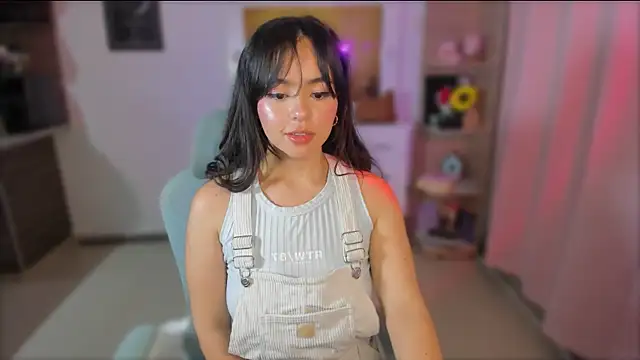 Snapshot of Olivia_xd_ chatting on 01/08/25, 06:52 Olivia xd online show from 01/08/25, 06:52