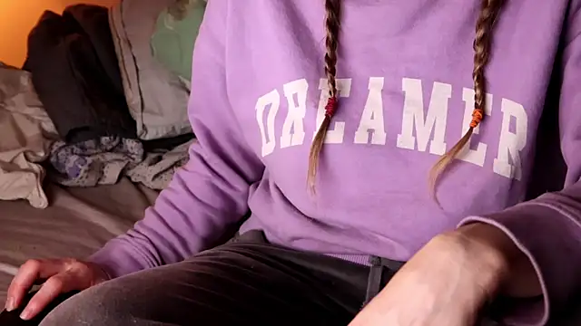 Snapshot of xxpixeyxx chatting on 03/07/25, 12:01 xxpixeyxx online show from 03/07/25, 12:01