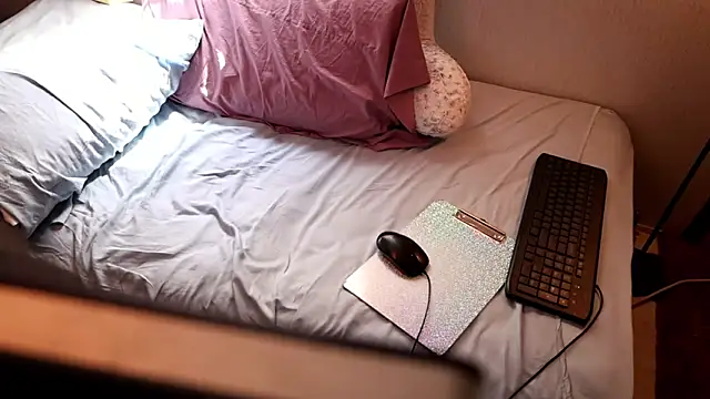 Snapshot of xxpixeyxx chatting on 09/23/25, 06:22 xxpixeyxx online show from 09/23/25, 06:22