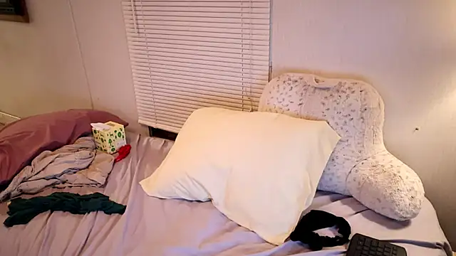 Snapshot of xxpixeyxx chatting on 09/30/25, 03:33 xxpixeyxx online show from 09/30/25, 03:33