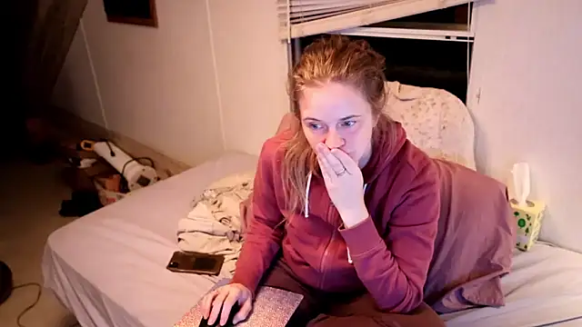 Snapshot of xxpixeyxx chatting on 10/04/25, 08:12 xxpixeyxx online show from 10/04/25, 08:12