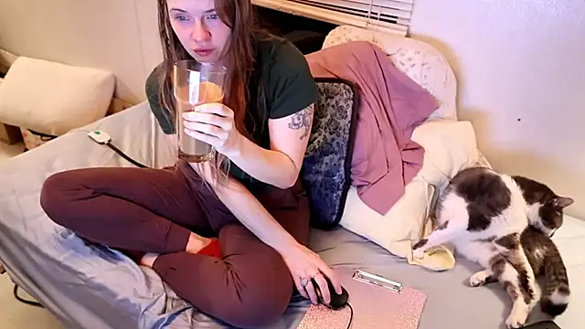 Snapshot of xxpixeyxx chatting on 10/09/25, 08:23 xxpixeyxx online show from 10/09/25, 08:23