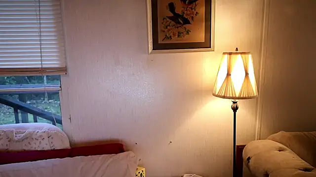 Snapshot of xxpixeyxx chatting on 10/20/25, 01:00 xxpixeyxx online show from 10/20/25, 01:00