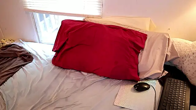 Snapshot of xxpixeyxx chatting on 10/27/25, 06:23 xxpixeyxx online show from 10/27/25, 06:23