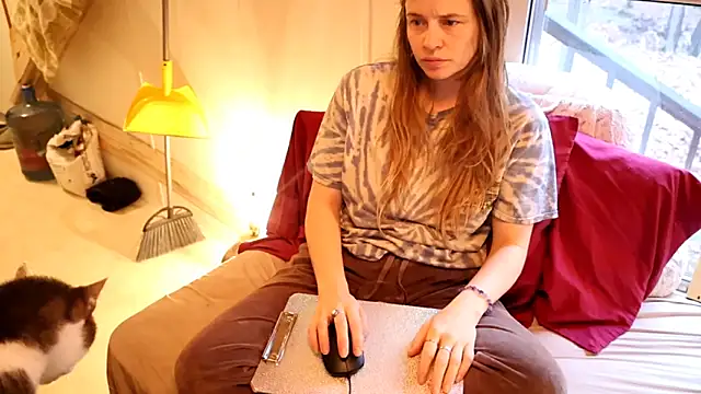 Snapshot of xxpixeyxx chatting on 11/21/25, 01:32 xxpixeyxx online show from 11/21/25, 01:32