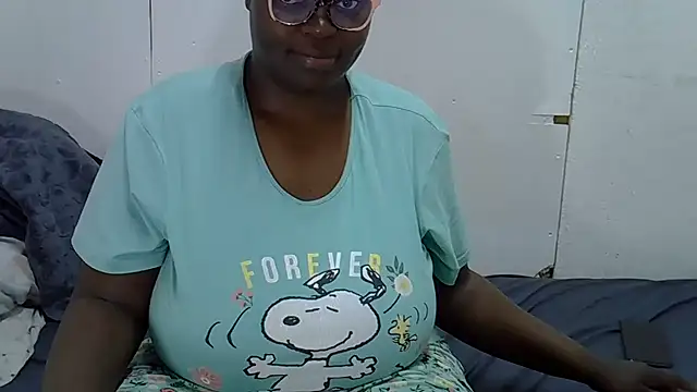 Snapshot of MamaGotYou chatting on 01/15/25, 11:00 MamaGotYou online show from 01/15/25, 11:00