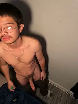 Snapshot of demonslayerr999 chatting on 12/19/24, 11:25 demonslayerr999 online show from 12/19/24, 11:25