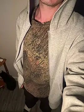 Snapshot of demonslayerr999 chatting on 01/27/25, 06:52 demonslayerr999 online show from 01/27/25, 06:52