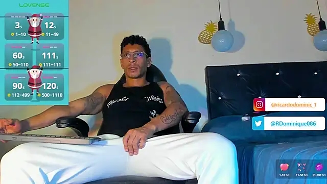 Snapshot of FuckHardlove chatting on 12/30/24, 04:20 FuckHardlove online show from 12/30/24, 04:20